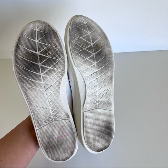 Vionic Beach Marshall Slip On Sneaker - Picture 9 of 12